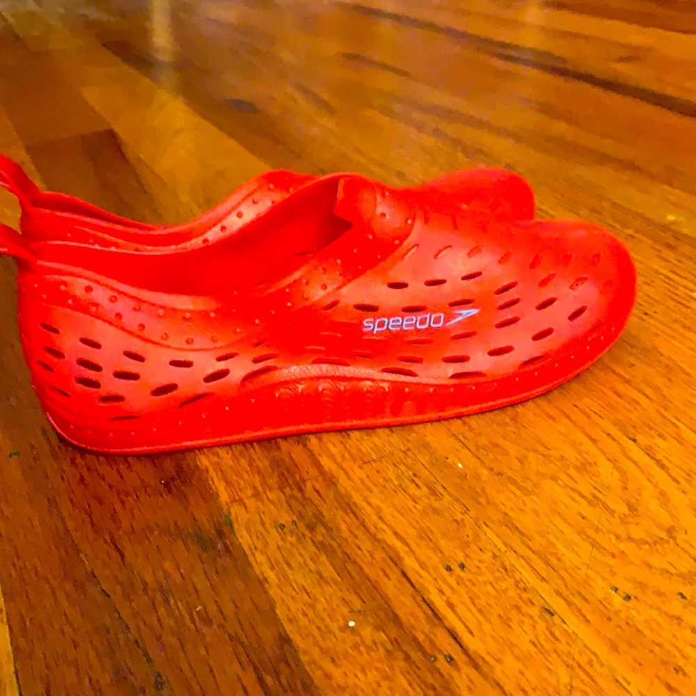 Speedo water shoes